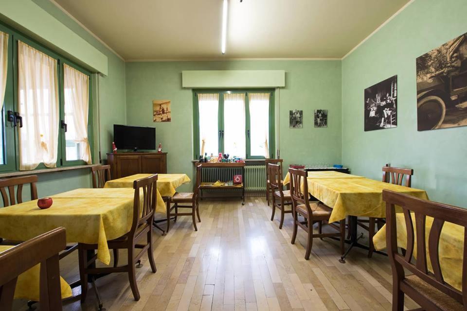 Albergo La Rovere Roverbella Bagian luar foto